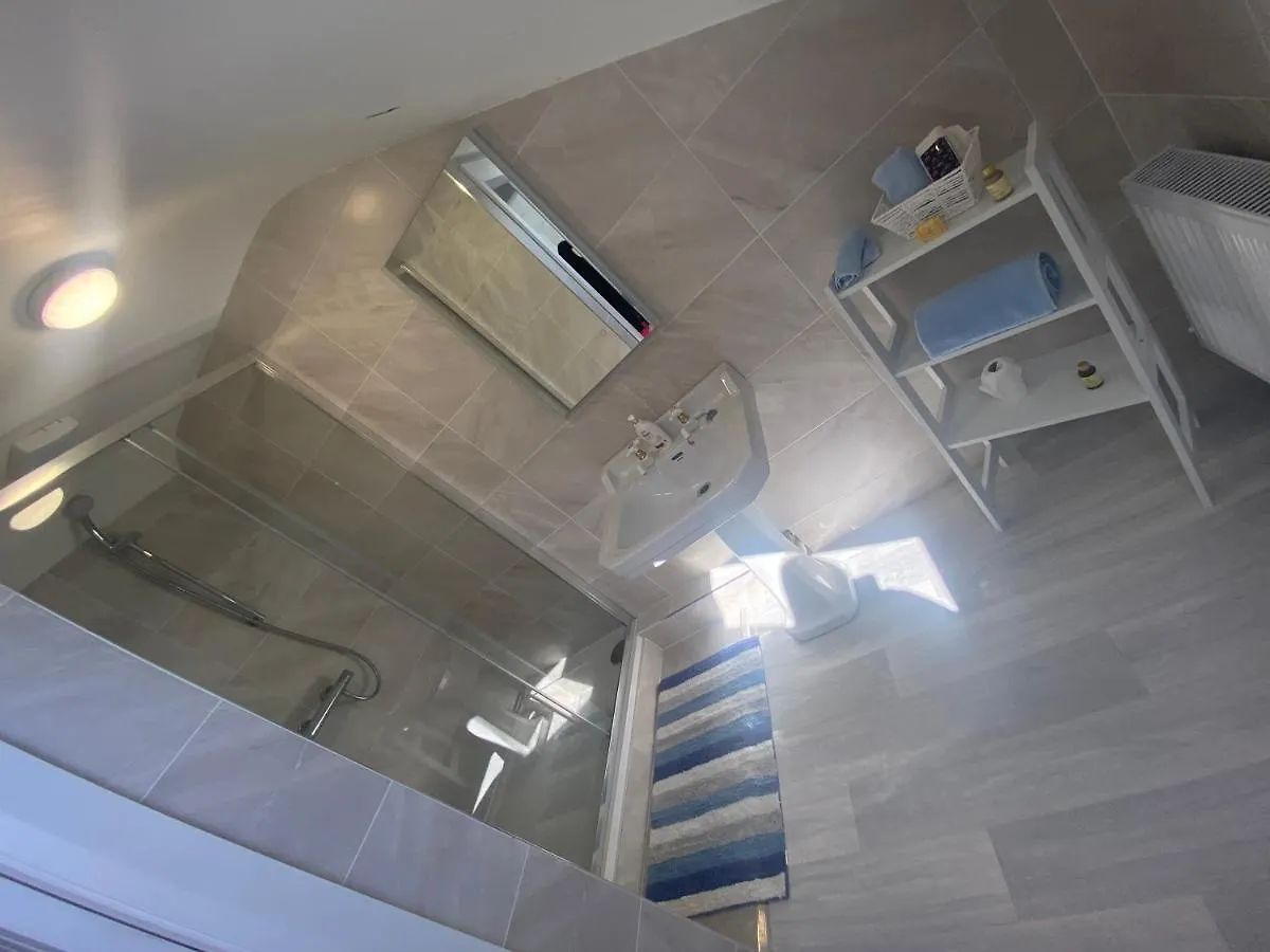 Guest house Seaclusion Barna Hotel Barna